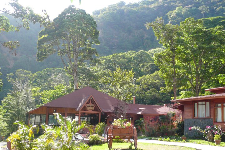 Volcan: Panama’s Hidden Mountain Retirement Destination