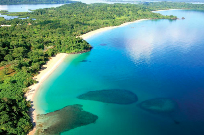 Top 4 Panama Beaches: how to enjoy both coasts, at any budget
